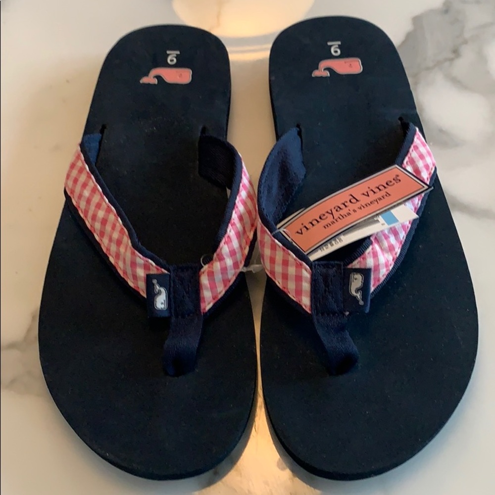 Vineyard Vines flip flops